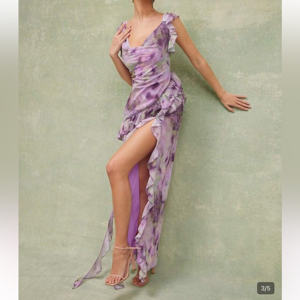 BLACK & WHITE - Elegant Purple Ruffle Dress SIREN MERMAID 90S